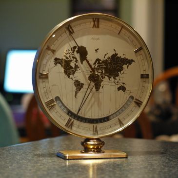 Kienzle World Time clock