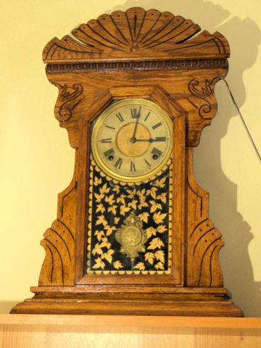 Arthur Pequegnat Maple Leaf kitchen clock