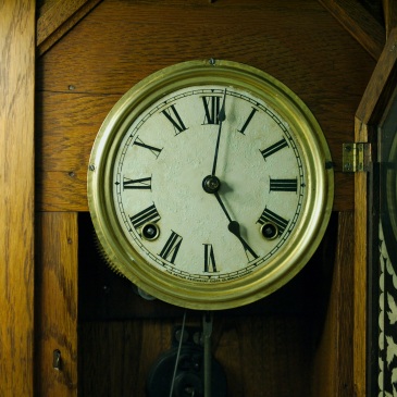 Maple Leaf kitchen clock